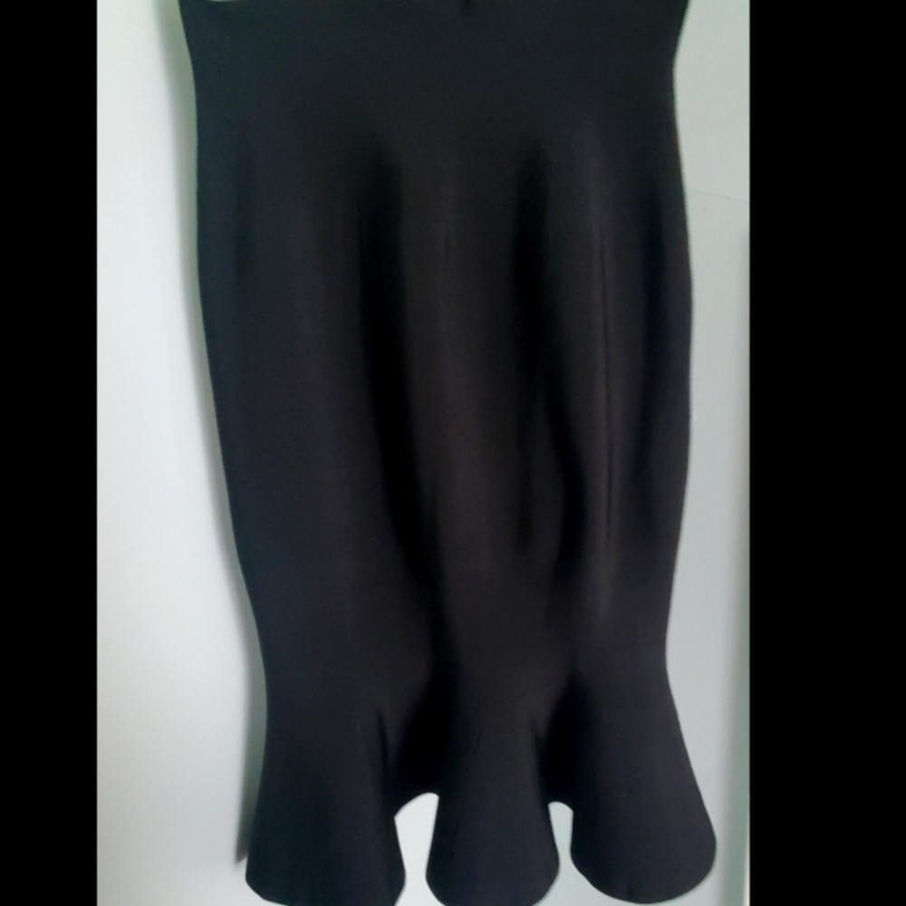 Black stretchy pencil skirt